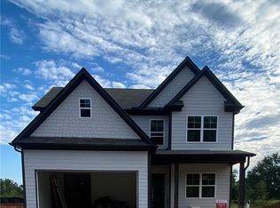 606 Skye Dr #38, Commerce, GA 30529