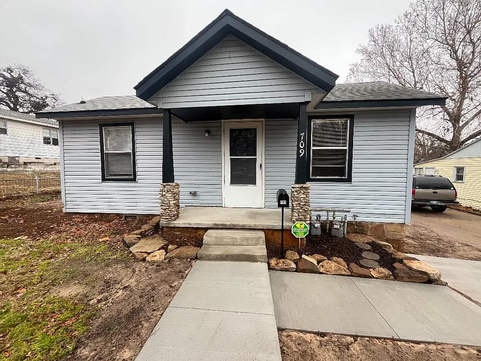 709 N Grant Ave
