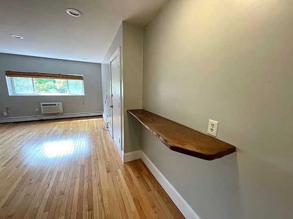 3rd image of 1409 River St APT 47