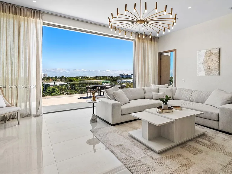 246 NE 6th Ave #PENTHOUSE — Photo 9