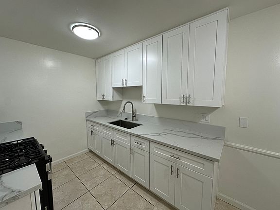 3rd image of 1015 W East St