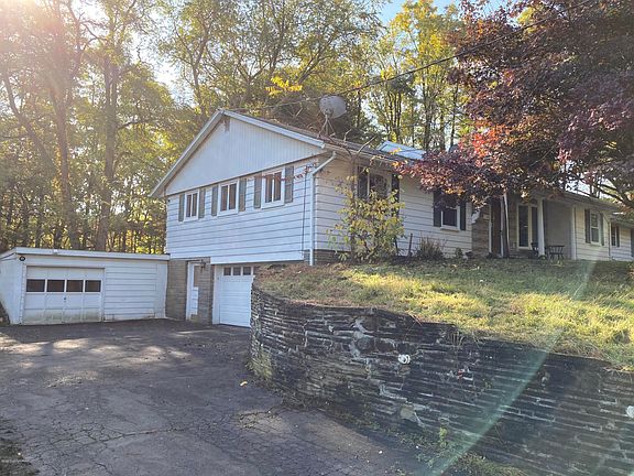 4th image of 209 Dogwood Dr
