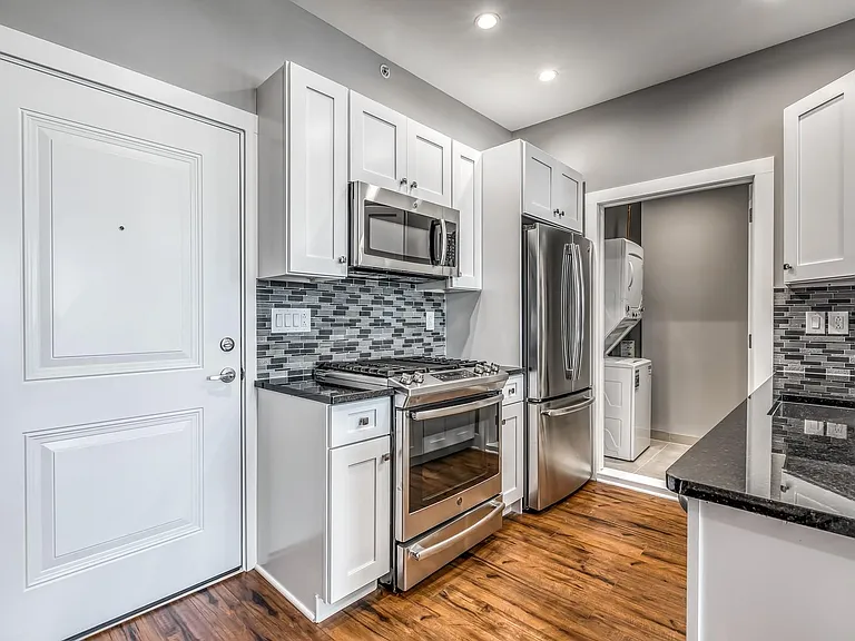 330 Cambridge St #2B — Photo 1