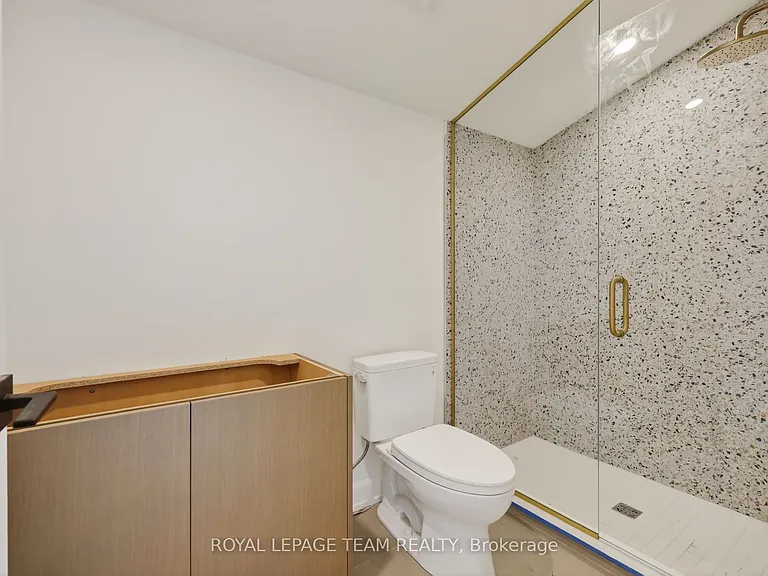 608 Tweedsmuir Ave #A — Photo 35