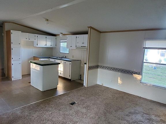 3rd image of 7 Circle Creek Ln