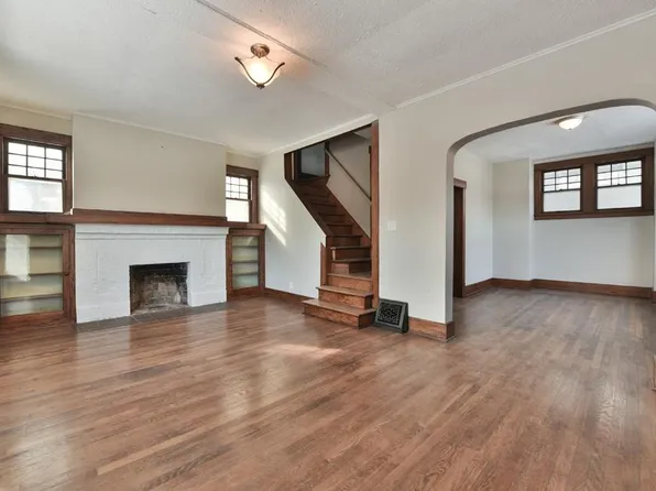 4303 Mayberry St, Omaha, NE 68105