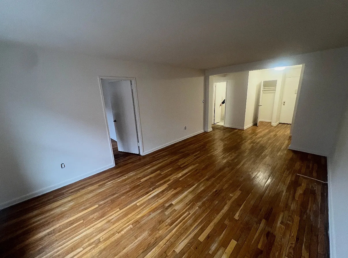 2 bed, 900 sqft, $2,549 — Photo 2