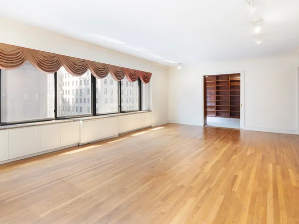 733 Park Avenue 8TH FLOOR image 2 of 7