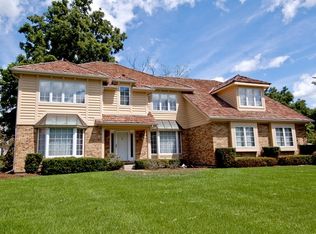 320 Persimmon Dr, St Charles, IL 60174