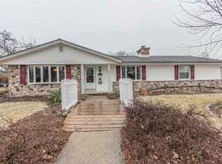 W166N10577 Surrey Dr, Germantown, WI 53022