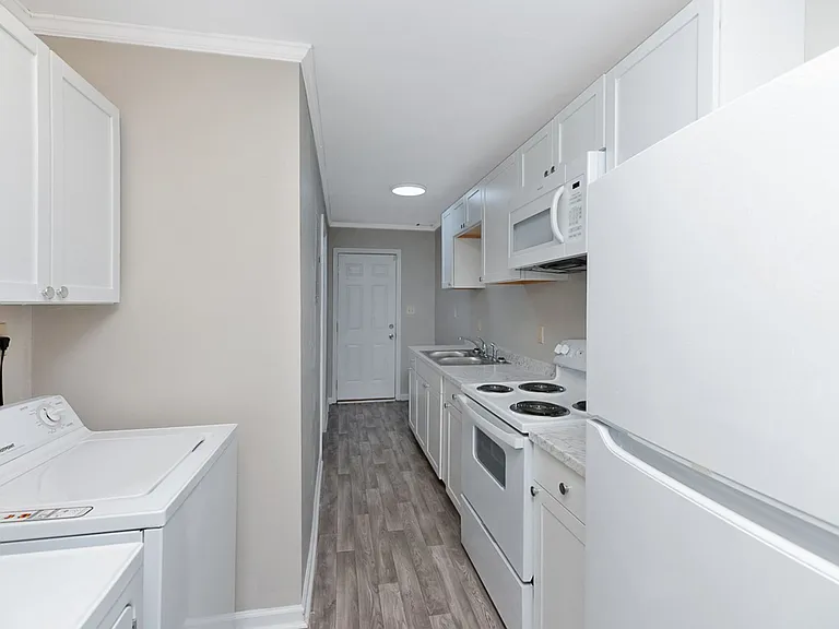 1491 Campus St — Photo 7