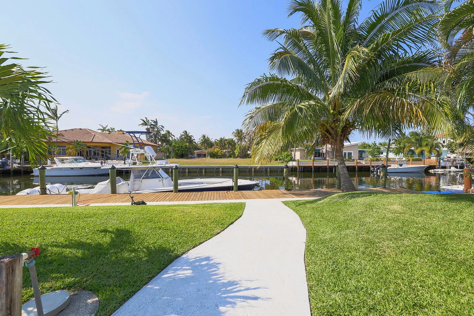 4 bed, 2.0 bath, 1814 sqft, $8,000 — Photo 4