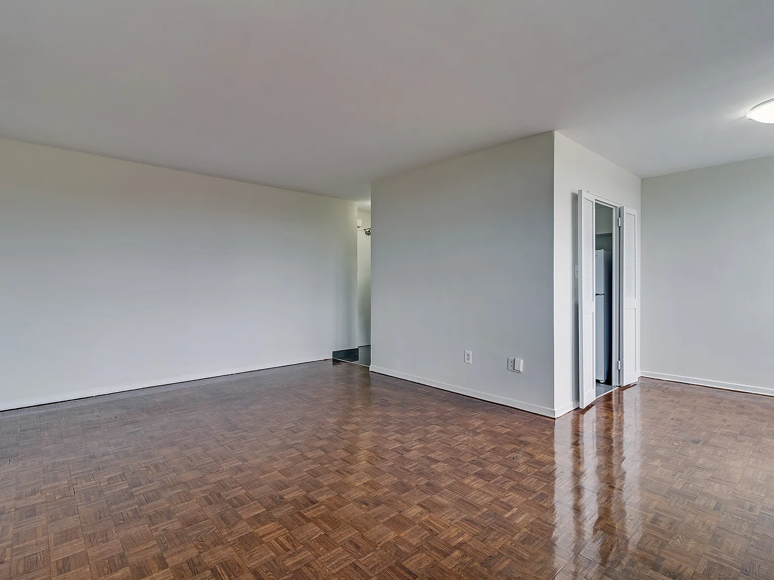 2900 Bathurst Street - Emerald Towers — Photo 4