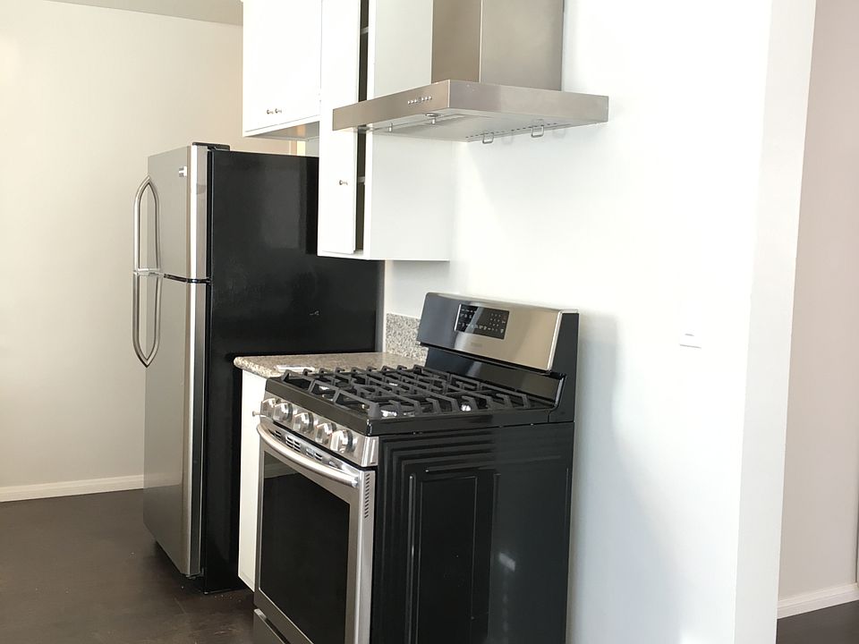 1st image of 320 Maryland St APT 1