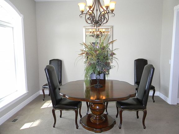 4th image of 3830 Brookfield Dr