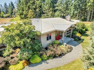 7870 NE Koura Farm Drive, Bainbridge Island, WA 98110