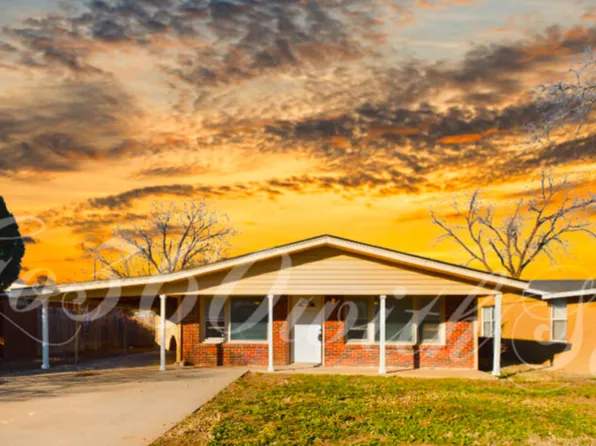 1607 Utica St, Plainview, TX 79072