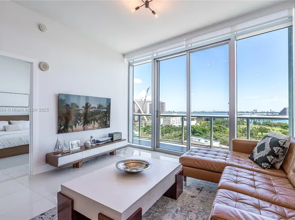 888 Biscayne Blvd APT 1210, Miami, FL 33132