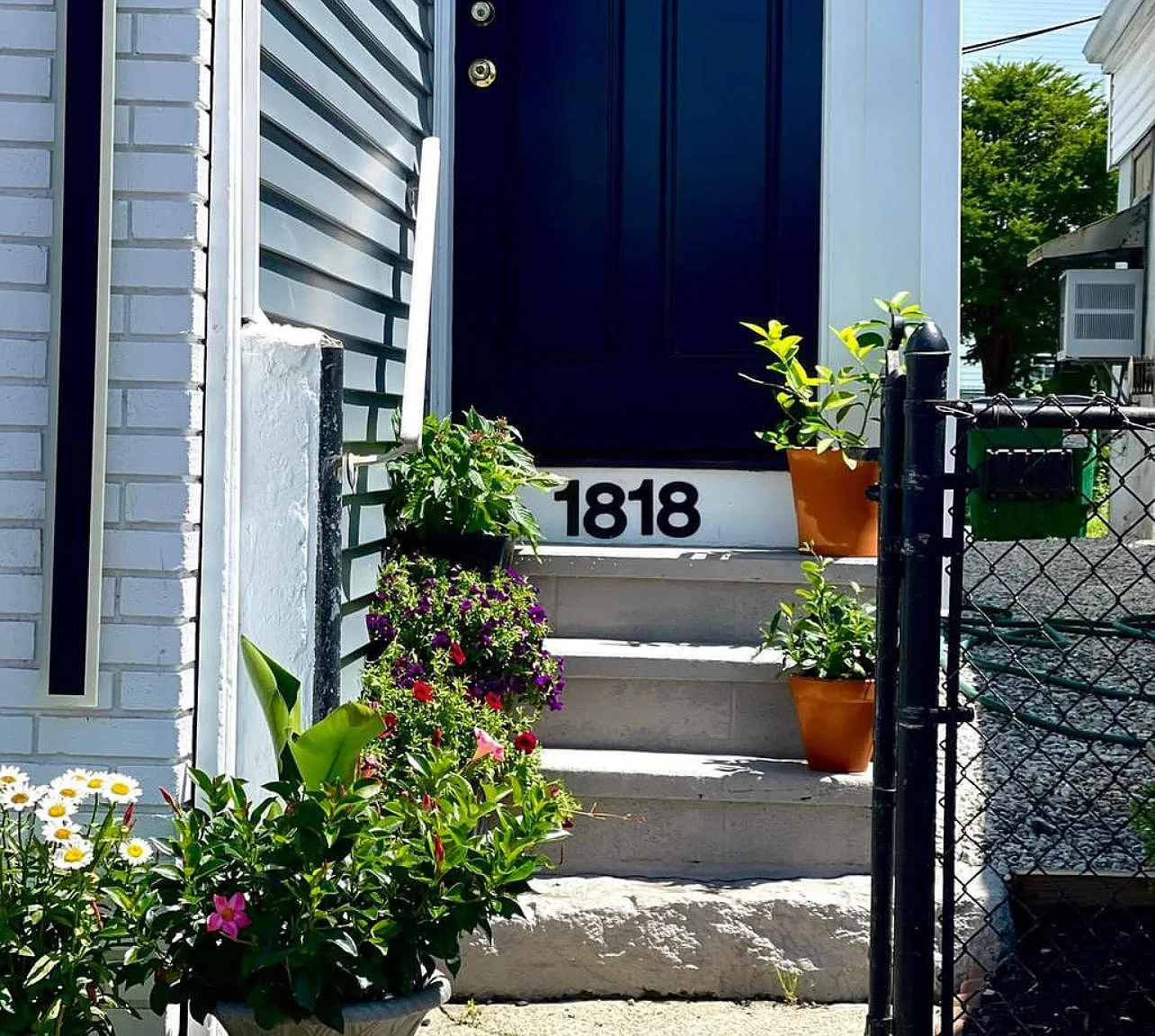 733 King Philip St — Photo 3