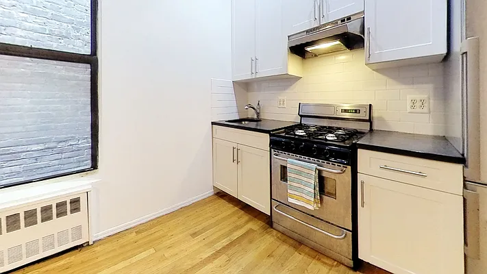 Rented by Bond New York | media 4