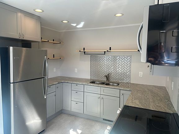 5th image of 2705 Newbold St