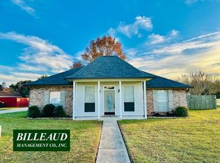 100 Ashford Ln, Youngsville, LA 70592