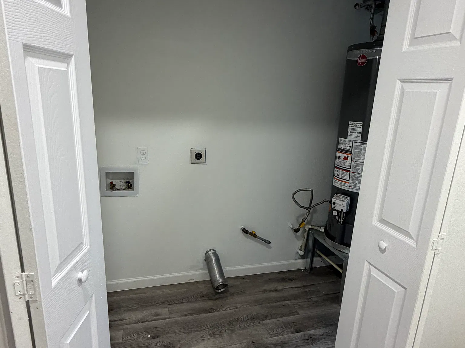 5 bed, 1084 sqft, $2,500 — Photo 3
