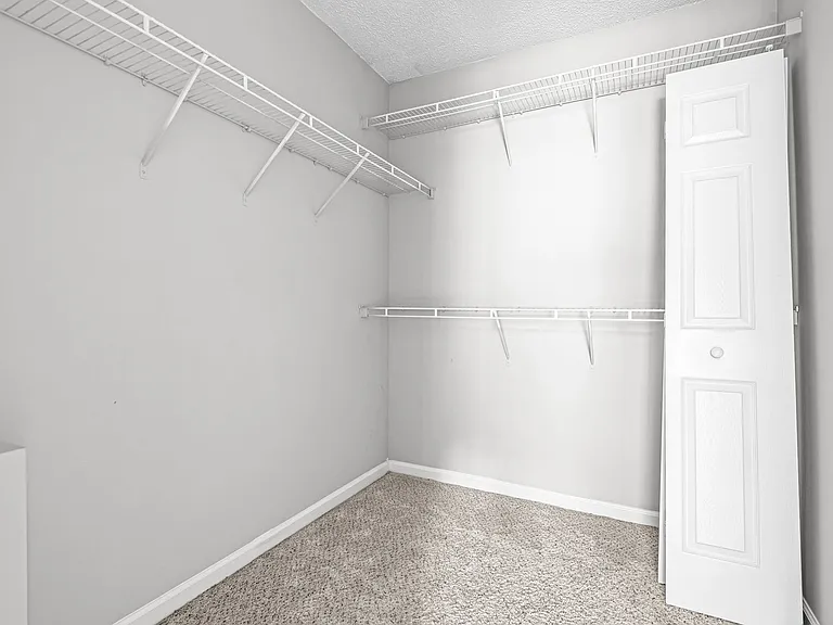 220 Wood Green Dr — Photo 13