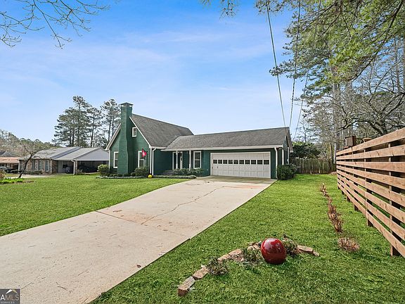 3rd image of 208 Larcom Ln
