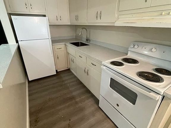 4th image of 1463 Oak Grove Ave APT 1
