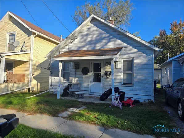 131 E Merry Ave, Bowling Green, OH 43402