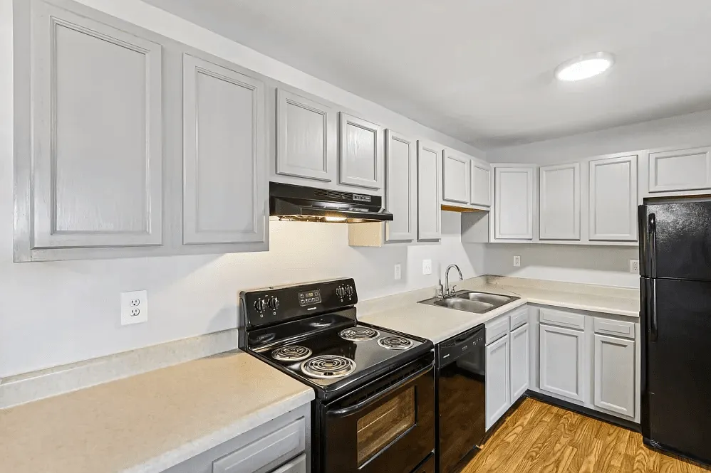 Brookwood Apartments — Photo 2