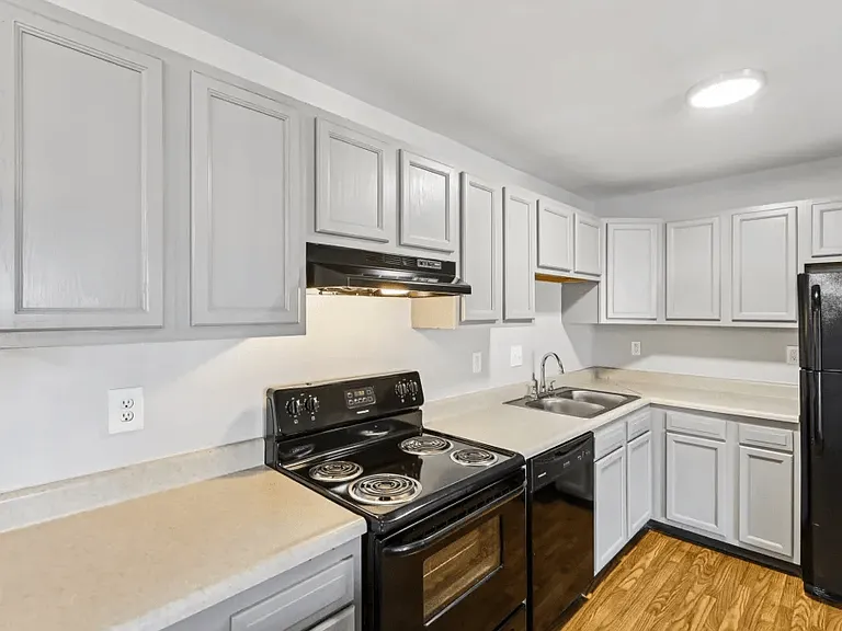 Brookwood Apartments — Photo 2