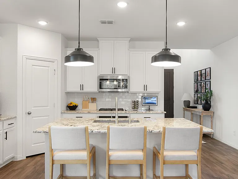 1429 Ross Ave — Photo 4