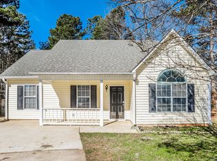 1374 N Hampton Dr, Hampton, GA 30228