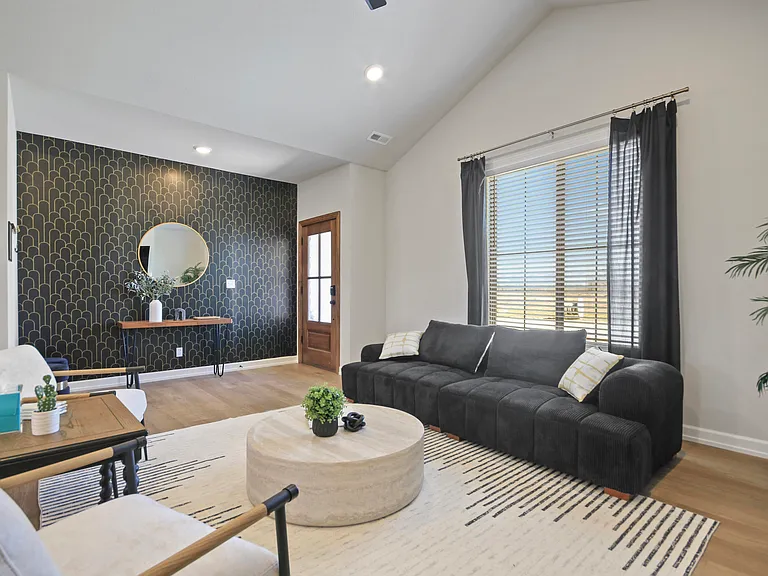 2335 N Traveller Dr — Photo 4