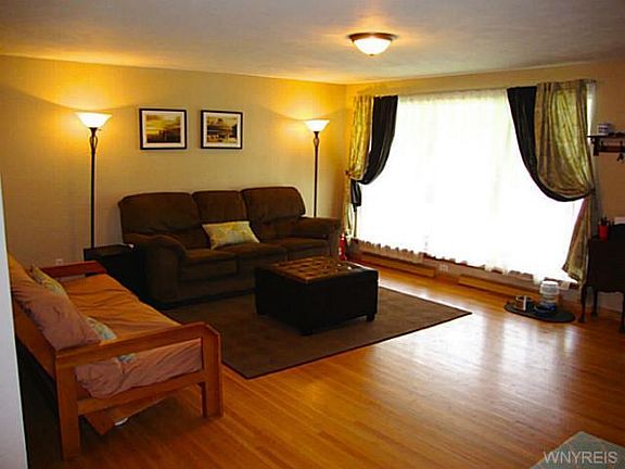 2nd image of 137 Caesar Blvd