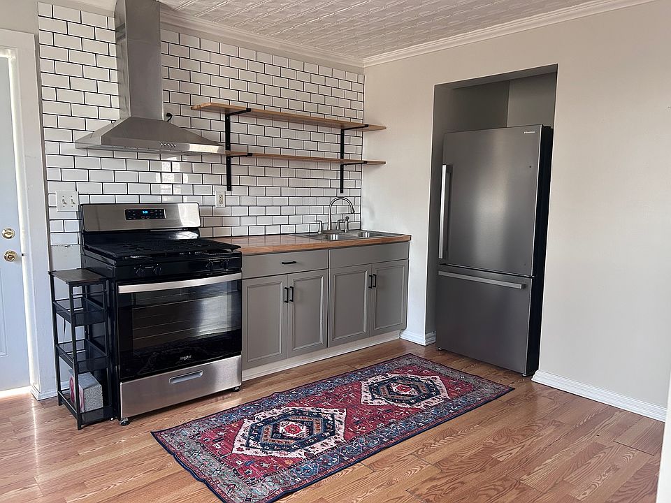 1st image of 140 Spring St APT 3