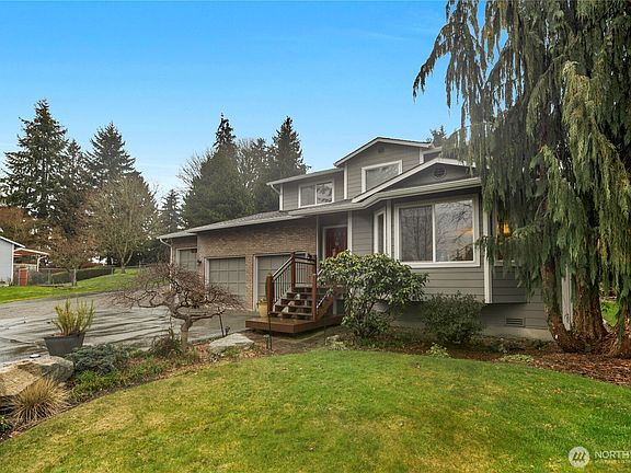 3rd image of 2111 110th Drive SE