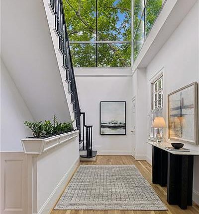 5th image of 317 Beverly Rd NE