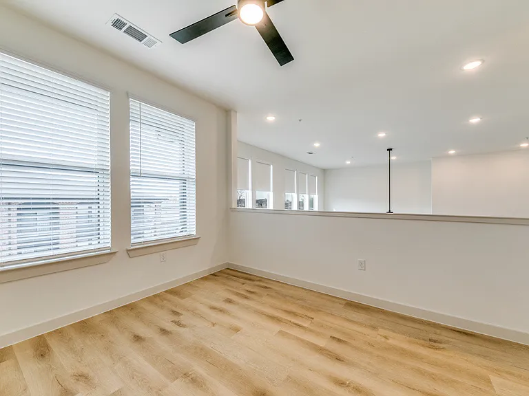 Burnett Lofts at Bishop Ridge — Photo 11