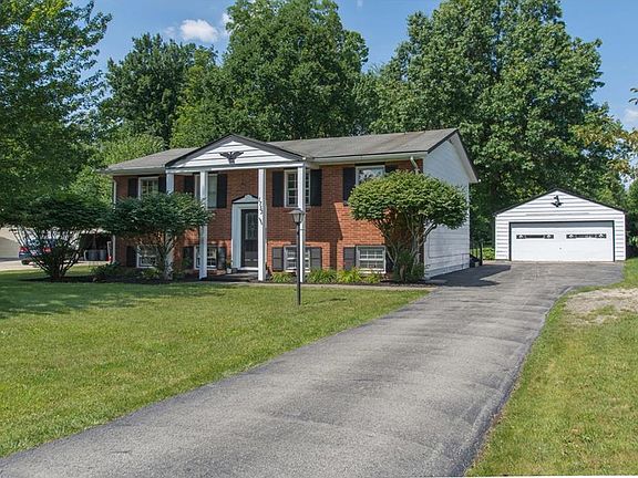 3rd image of 1753 Lemont Dr