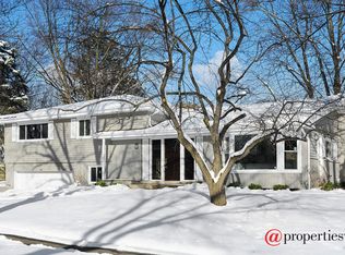 1943 Barberry Rd, Northbrook, IL 60062