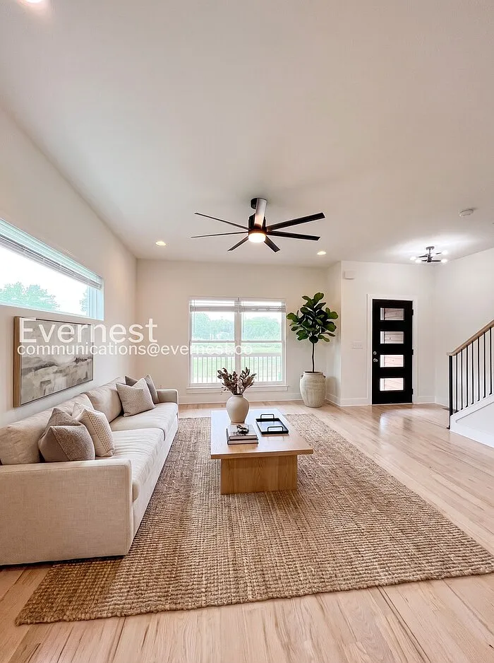 3 bed, 2.5 bath, 1554 sqft, $2,495 — Photo 4