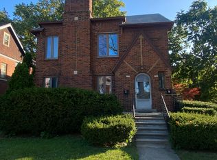 1304 Somerset Rd, Grosse Pointe, MI 48230