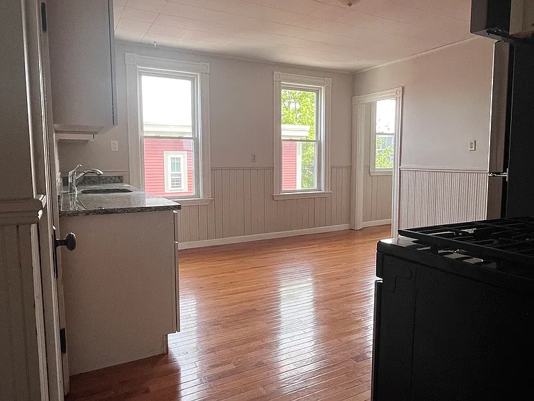12 Grant St #3 — Photo 9