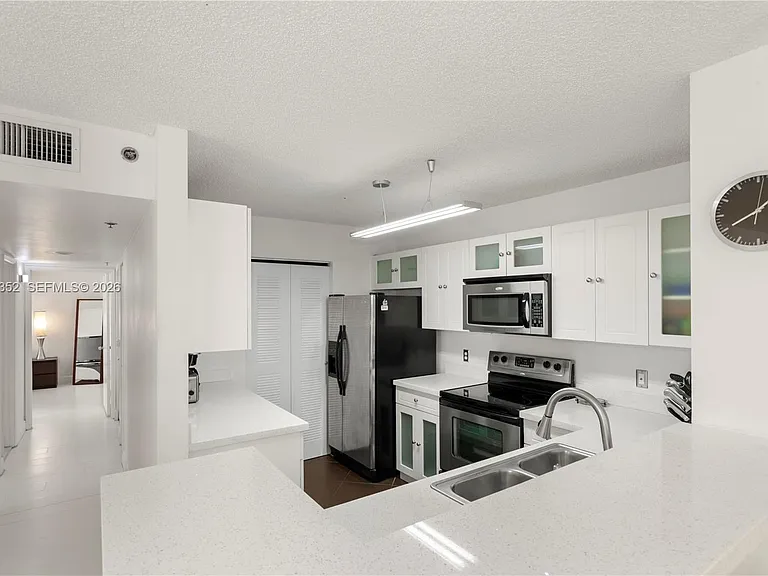 19555 E Country Club Dr #8208 — Photo 8