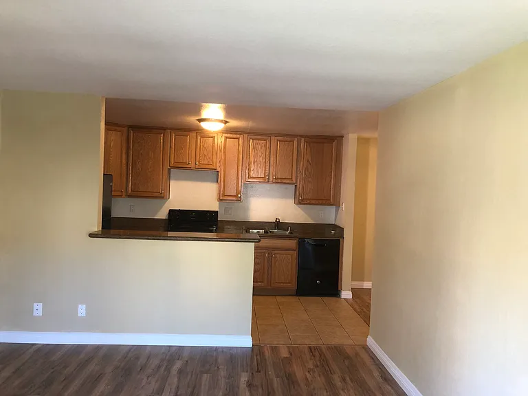 1661 Bayview Heights Dr #24 — Photo 4