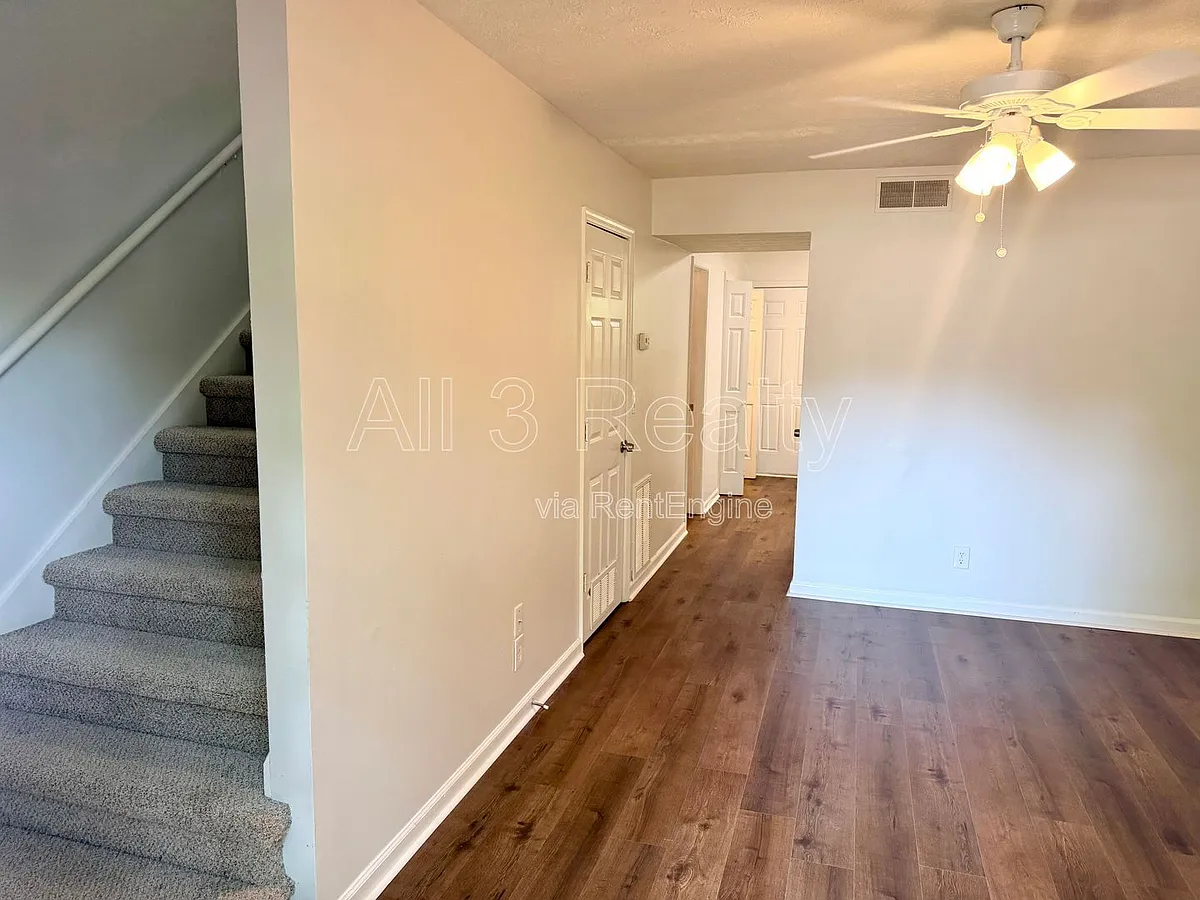 Building Photo - 470 S Jeff Davis Dr #B