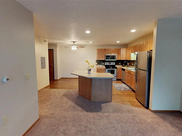 Oxbow Park Apartments — Photo 5